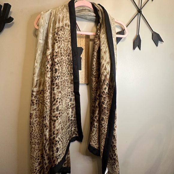 Leopard Print Scarf with Black Trim - Picture 1 of 7